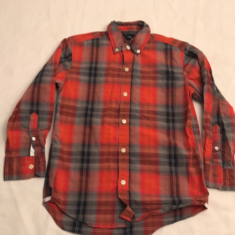 Boys Gapkids button down shirt.
